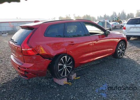 2024 Volvo Xc60 B5 Plus Dark Theme из США, поврежденный, VIN YV4L12RL0R1762204